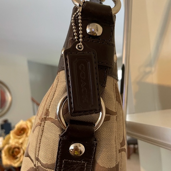 Authentic Coach Signature Bag! - Picture 3 of 7